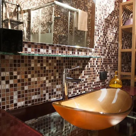 Bnbook-train Station Loft Apartment